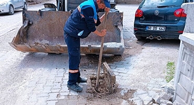 Manisa Kırkağaç'ta sel baskınlarına karşı ızgara temizliği